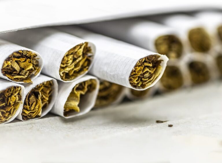 Почему курильщики выбирают сигареты без фильтра